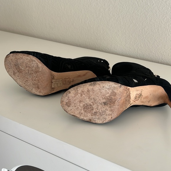 TORY BURCH Leyla Cut Out Geometric Bootie Royal Black Suede Stiletto Heels 7. - Picture 5 of 7